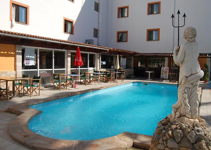 Hotel Raxa